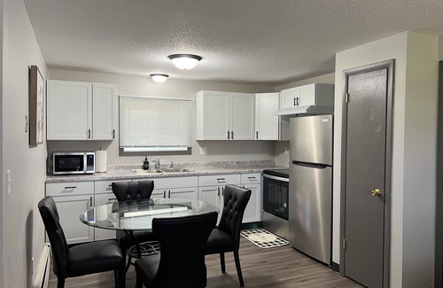 West Fargo Maison | Charming 3-bedroom house with WiFi and AC in serene West Fargo