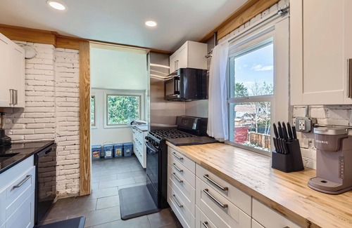 Curtis Park Maison | Charming 3-bedroom historic duplex in Downtown Denver - Walking to shops & food
