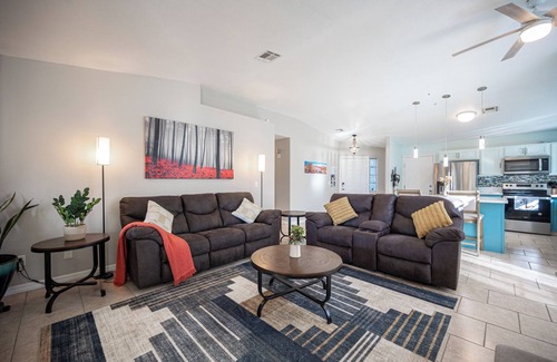 Townsite Maison | Charming, 3-bedroom house in Henderson 6 miles from Lake Mead.