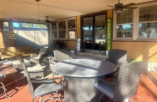 Folkston Maison | Charming 3-bedroom home that sits on the water of the St Mary’s River.
