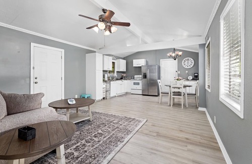 Lumberton Maison | Charming 3-bedroom house with AC, WiFi in peaceful Lumberton