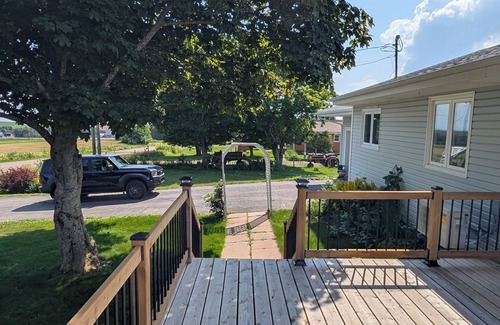 Hampton Maison | Charming 3-bedroom Home w/WiFi, AC in Adorable Hampton-Victoria by the Sea