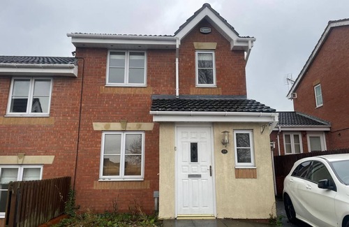 Oldbury Maison | Charming 3 Bedroom Home with Private Garden & 2 Toilets
