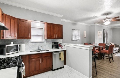 Groves Maison | Charming 3-Bedroom Home in Groves