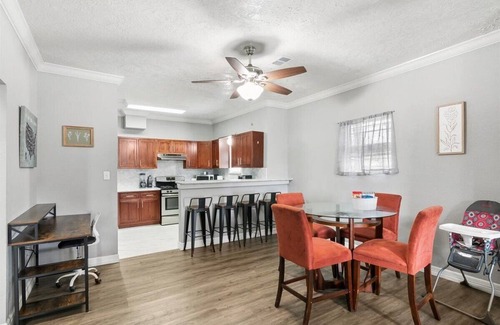 Groves Maison | Charming 3-Bedroom Home in Groves