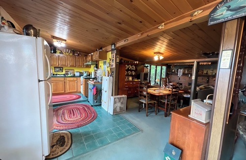 Raymond Maison | Charming 3-bedroom home in Sebago Lake Region