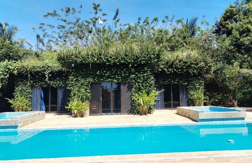 Canton Parrita Maison | Charming 3-bedroom house in Guapinol with WiFi and AC