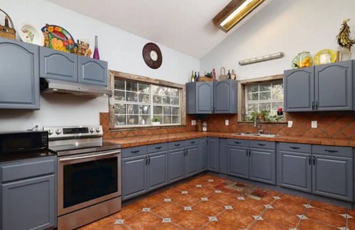 Bulverde Maison | Charming 3-bedroom house in adorable Bulverde with WiFi, AC