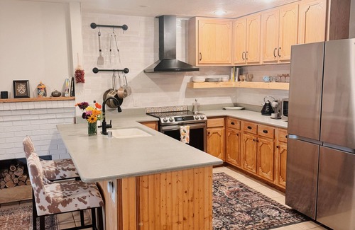Corrales Maison | Charming 3-bedroom house with King Suite in Corrales
