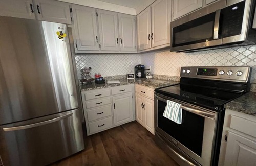 Danville Maison | Charming 3-bedroom house with AC, fitness room, WiFi in wonderful Danville
