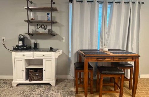 Danville Maison | Charming 3-bedroom house with AC, fitness room, WiFi in wonderful Danville