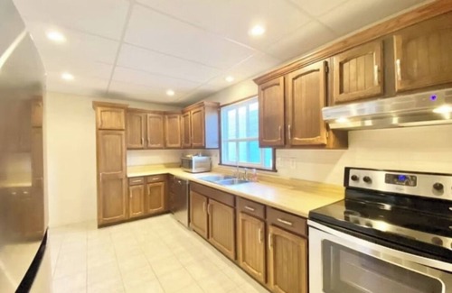 Danville Maison | Charming 3-bedroom house in enchanting Danville with AC Close to Amazon Berwick