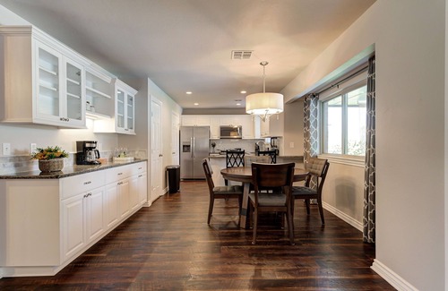 Del City Maison | Charming 3-bedroom house with AC, WiFi in Del City