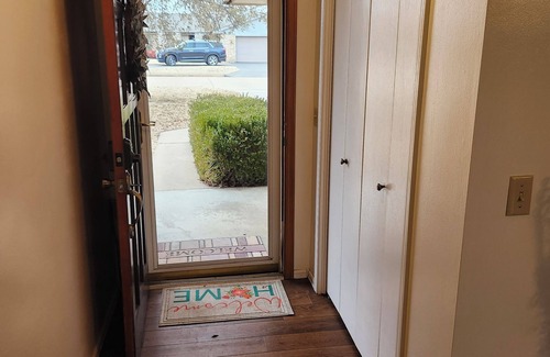 Fairview Maison | Charming 3-bedroom house with AC and WiFi in a quiet neighborhood.