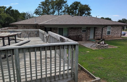 Kaw City Maison | Charming 3-bedroom house in beautiful Kaw City just minutes from Kaw Lake.