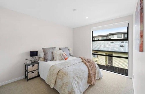Auckland Maison | Charming 3-bedroom house with fitness room, WiFi in vibrant Auckland