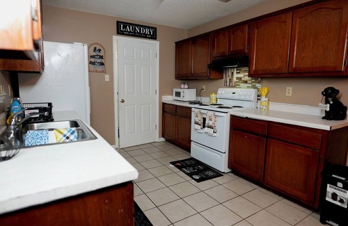 Cordova Maison | Charming 3-bedroom house with Arcade and patio in peaceful Cordova