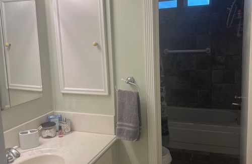 Lake Houston Maison | Charming 3-bedroom house with WiFi and AC in fabulous Huffman on Lake Houston