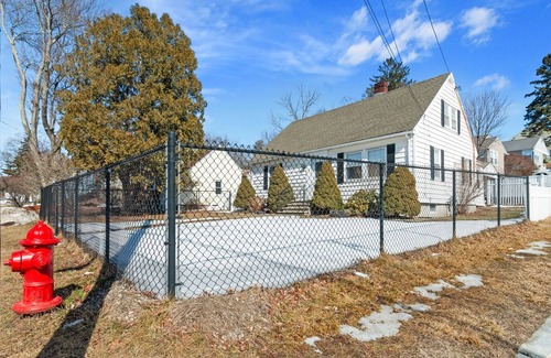 Methuen Maison | Charming 3-bedroom house in Methuen; minutes to Boston & NH region