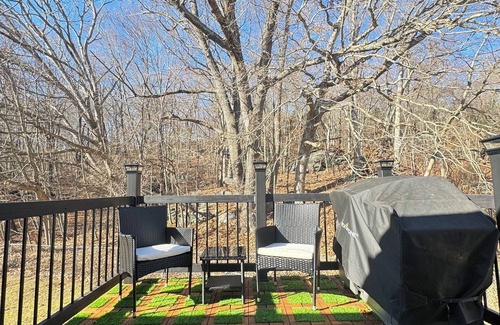Norwich Maison | Charming 3-Bedroom House Near Mohegan Sun Casino in Norwich. Pet Friendly!