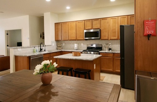 Waddell Maison | Charming 3-bedroom house with office, pool and gym in beautiful Waddell