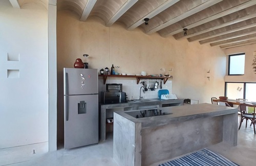 Hunucma Maison | Charming 3-bedroom house with WiFi and AC in a safe and charming fishermans town