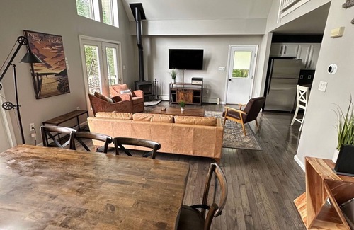 Athens Maison | Charming 3-bedroom house in the Catskills-Sleepy Hollow Lake community