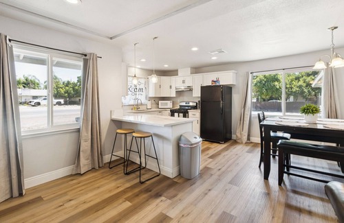 Raisin Maison | Charming 3-bedroom house with wifi, AC and smart tvs in every room