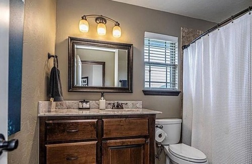 Moore Maison | Charming 3-bedroom house near Norman!