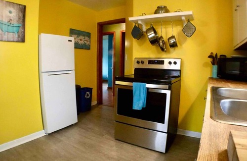 Toledo Maison | Charming 3 bedroom house in Toledo close to downtown and highway