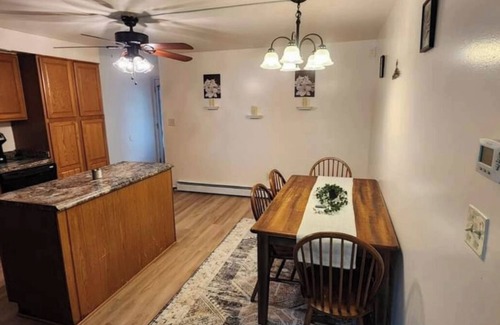 Vestal Maison | Charming 3-bedroom house in Vestal with WiFi