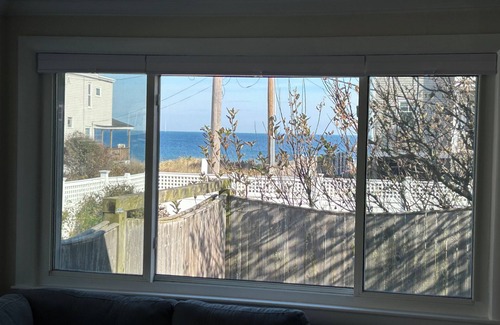 Allerton Maison | Charming 3-bedroom house with ocean views, WiFi, AC in delightful Hull