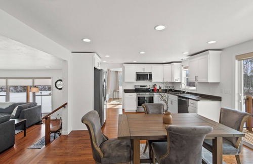 Amherst Maison | Charming 3-bedroom newly renovated house located in the Village of Amherst