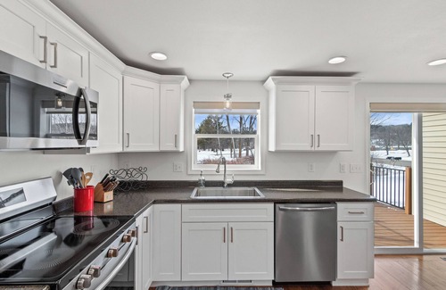 Amherst Maison | Charming 3-bedroom newly renovated house located in the Village of Amherst
