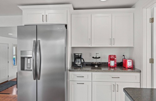 Amherst Maison | Charming 3-bedroom newly renovated house located in the Village of Amherst