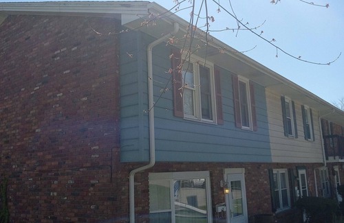 Greensburg Maison | Charming 3-bedroom townhome with AC and WiFi in Greensburg