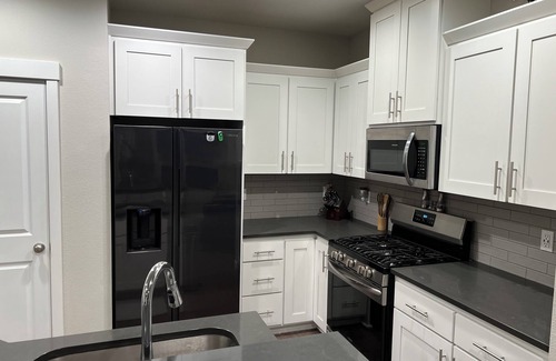 Rock Creek Maison | Charming 3-bedroom townhome with WiFi and AC in Happy Valley!
