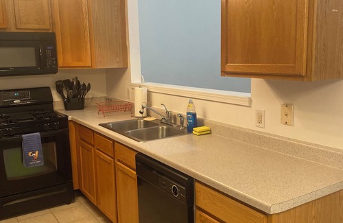DeKalb Maison | Charming 3-bedroom townhome in delightful DeKalb with WiFi, AC