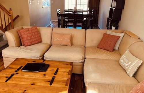 Laurel Maison | Charming 3-bedroom townhome with WiFi Parking and AC in Laurel