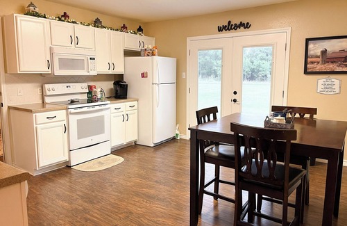 Salado Maison | Charming 3-bedroom townhome with AC, WiFi in beautiful Salado, Texas.