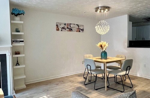 Bowie Maison | Charming 3-bedroom townhome with WiFi and AC in Bowie Maryland.