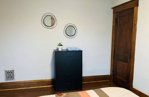 Racine Maison | Charming 3-bedroom home: 3 minutes from Geneva College!
