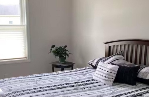 Pricedale Maison | Charming 3-bedroom house in Belle Vernon with WiFi and AC
