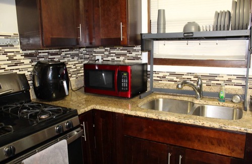 Calumet City Maison | Charming 3-bedroom house in Calumet City with WiFi and AC