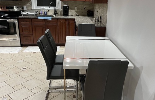 Coopersburg Maison | Charming 3-bedroom house with WiFi and AC in welcoming Coopersburg