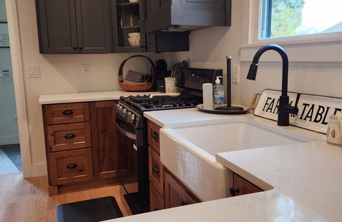 Corbin City Autre | Charming 3-bedroom farmhouse on 20 acres located in rustic Corbin City.