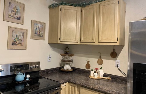 Crystal City Maison | Charming 3-bedroom house with WiFi and AC in Crystal City, TX