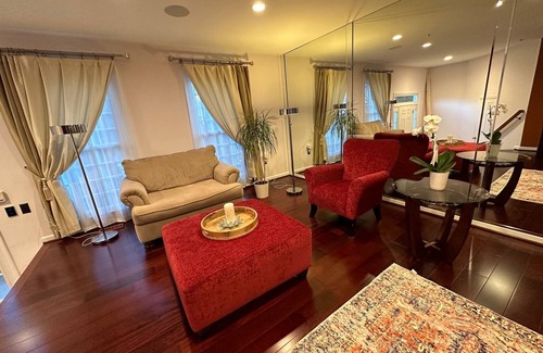 Gaithersburg Maison | Charming 3-bedroom family friendly townhome with AC and WiFi in Gaithersburg