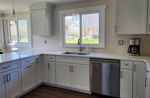 Grand Island Maison | Charming 3-bedroom ranch with a covered back patio, in peaceful Grand Island
