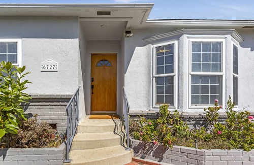 Los Angeles Villa | Charming 3-bedroom villa with Wi-Fi, AC in fantastic Location